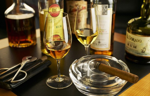 男人長期飲酒要小心3種啤酒病