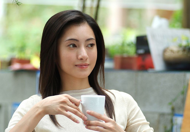 白領女性夏天易體寒