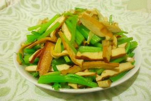 2款減肥食譜推薦 香幹炒芹菜