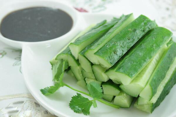 日常生活當中吃什麼排毒養顏