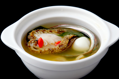 秋冬滋補吃什麼美食好 推薦生地桑椹鮑魚湯