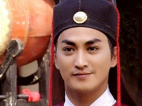 何傢勁等帥哥美女明星們駐顏術