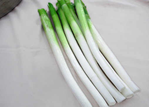 男性每周吃3次大蔥壯陽降壓