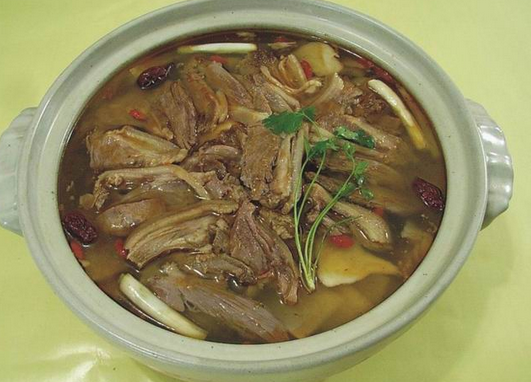 男人壯陽一定不能少瞭壯陽狗肉湯 