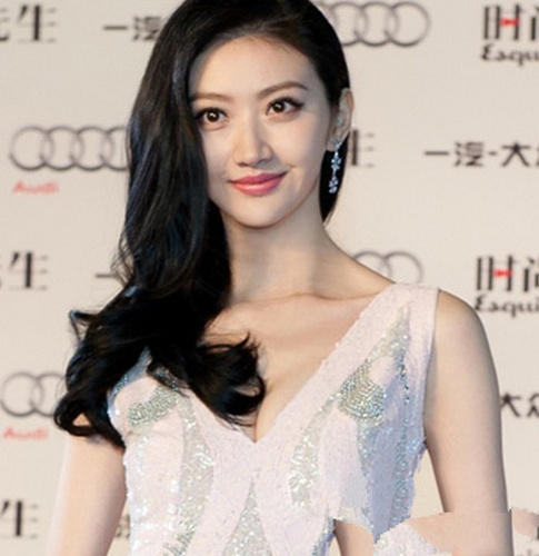 國字臉女生適合的發型相關介紹