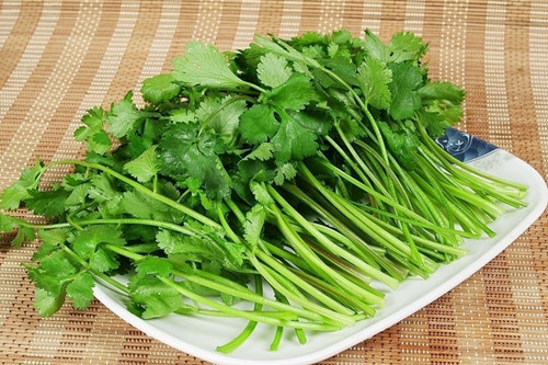 來看看哪些食物吃瞭皮膚會變黑