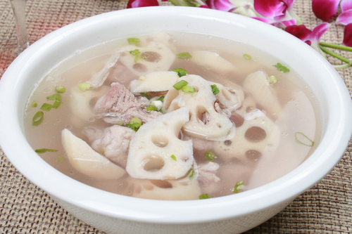 要滋補多喝湯飲 蘆筍蓮藕排骨湯