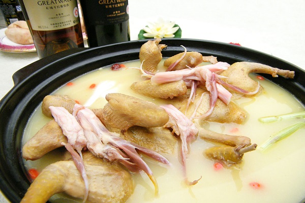 乳鴿湯的做法,乳鴿價格,乳鴿的營養價值,乳鴿綠豆湯