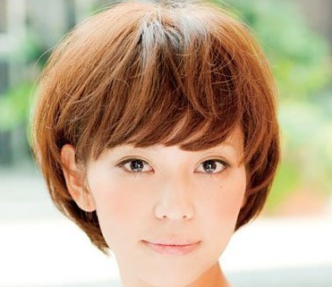 亞麻色蘑菇短發