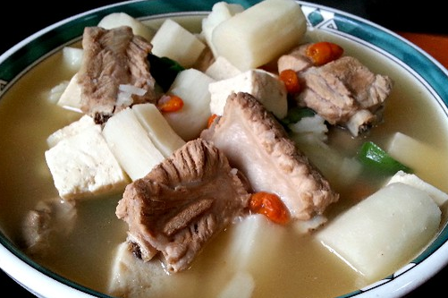 山藥骨頭滋補湯的做法介紹