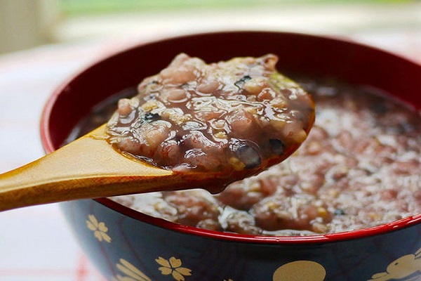 糙米薏仁湯的做法