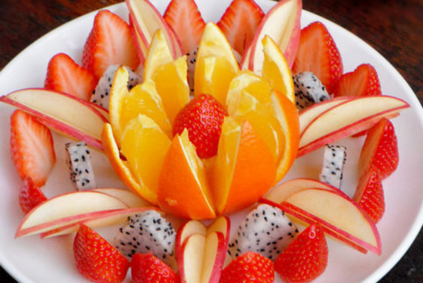 荷花水果拼盤,水果沙拉怎麼做,水果撈的做法,彩色水果對對碰