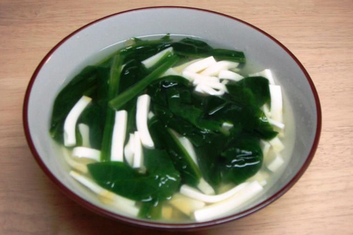 飲食減肥 甘筍菠菜豆腐湯