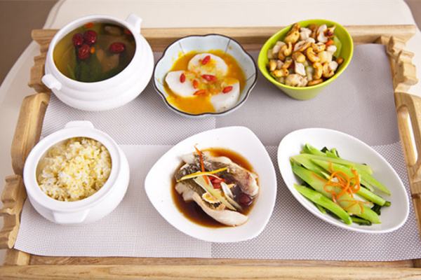 坐月子吃什麼好 月子餐30天食譜