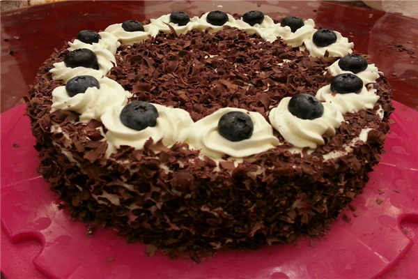 黑森林蛋糕的做法 黑森林蛋糕圖片