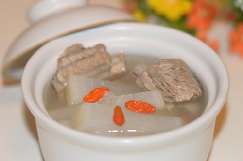 達人常喝的滋補湯飲 首推白蘿卜排骨湯