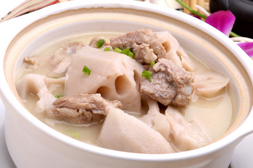 排骨蓮藕湯排毒 營養美味喝不膩