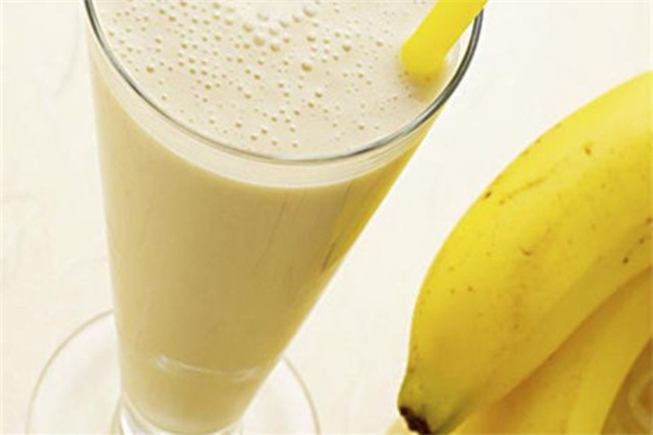 香蕉奶昔的做法介紹