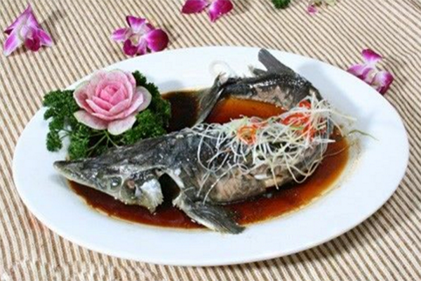 鱘魚的做法_鱘魚怎麼做好吃_清蒸鱘魚