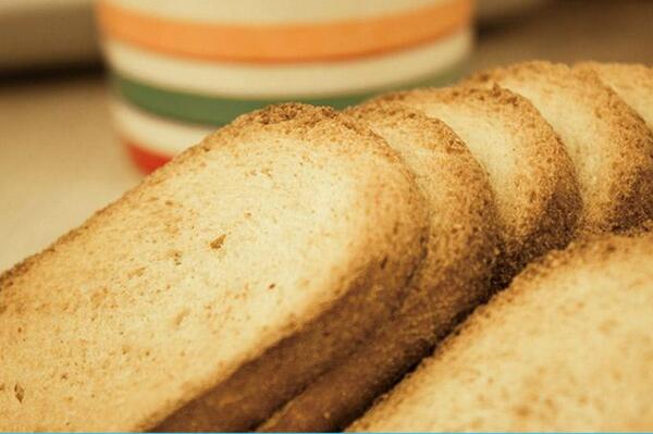 微波爐烤面包,微波爐,做面包,烤面包,面包片