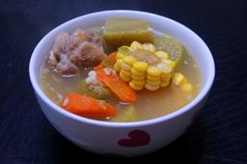 減肥湯飲芹菜豬腱湯 怎麼制作