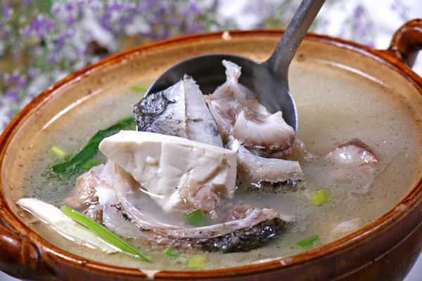 魚頭豆腐湯的傢常做法介紹