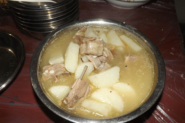  羊排湯的做法  體虛畏寒食補良方