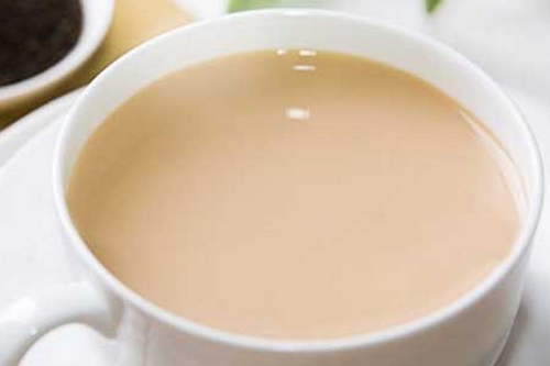 女人冬季滋補養顏喝什麼茶 推薦牛奶紅茶