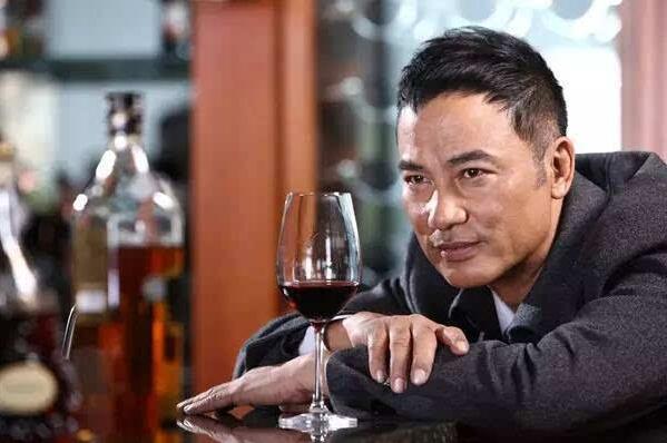 男人喝啤酒的時候應該註意什麼