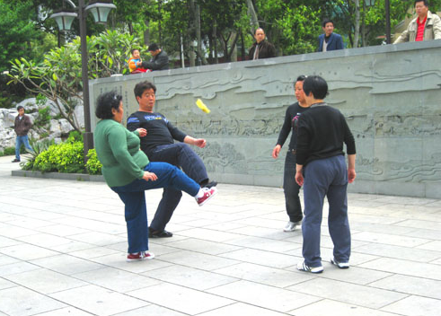 毽球運動：中老年“毽”步如飛的秘訣