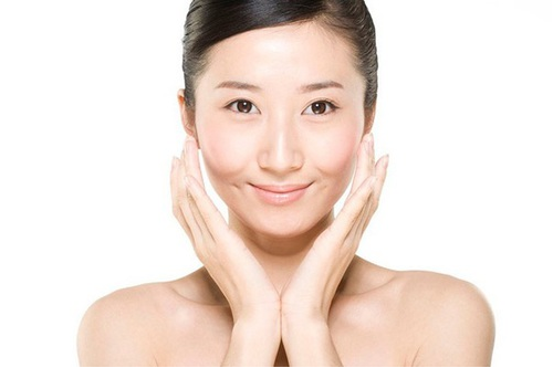 長期使用化妝品會導致長斑嗎 長期使用化妝品會導致長斑嗎