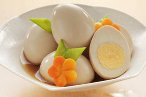 　　吃什麼對頭發好