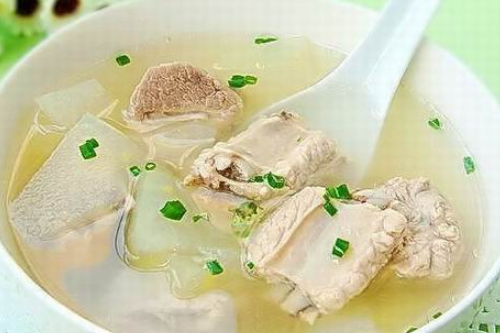 秋冬季滋補食物 主推川貝雪耳燉木瓜