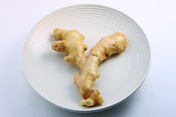 孕初期怕冷的準媽媽 來吃這些助暖食物防冷