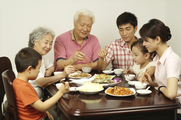飯桌禁忌_吃飯時不能做的事 飯桌禮儀