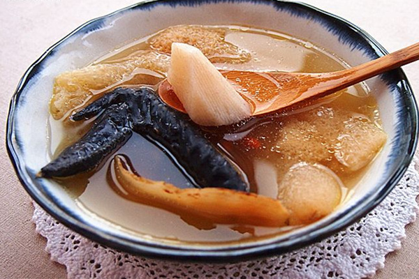5款養生湯 讓你寒冬再也不怕冷 五指毛桃煲烏骨雞湯