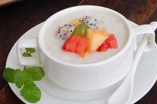 奶香燕麥水果粥