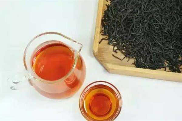 正山小種茶湯變黑 不會買到假紅茶瞭吧