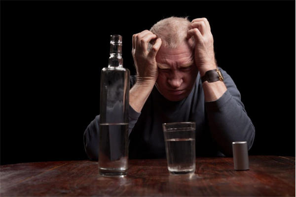 戒酒後酒精肝能自愈嗎?聽聽專傢的說法
