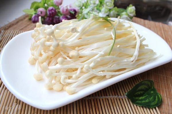 金針菇肥牛_金針菇肥牛的做法_金針菇肥牛的營養作用 金針菇