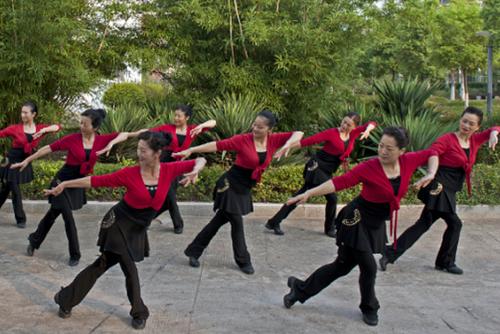 廣場舞愛情大師舞蹈怎麼樣 廣場舞愛情大師最新相關視頻