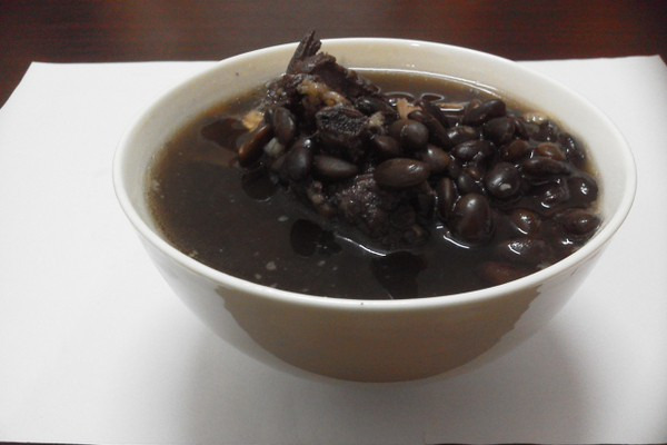 濃密秀發離不開黑豆湯