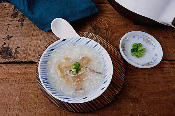 上消化道出血的病狀及日常多喝鯽魚糯米粥