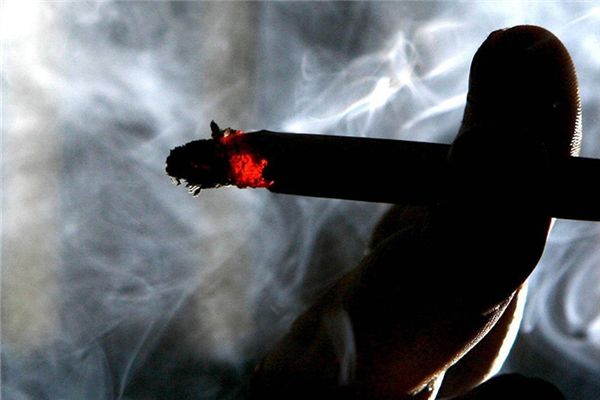 肝不好有哪些表現_肝不好吃什麼好 經常抽煙小心肝臟出問題