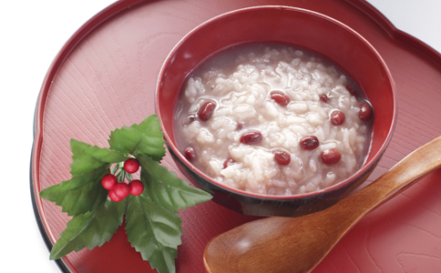 養胃粥：紅棗芡實糯米粥的做法