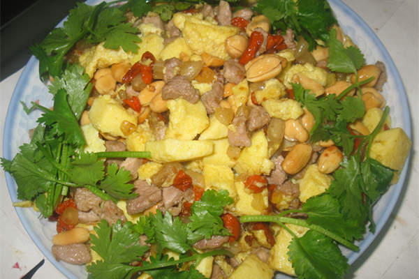 花生仁枸杞炒蛋的炒法_營養價值_功效與作用 花生仁枸杞炒蛋