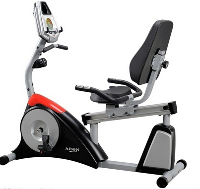 老年人健身就用健身車