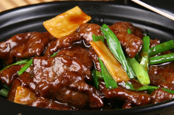 薑附燜牛肉怎麼做_熟附片_牛肉的營養功效 薑附燜牛肉