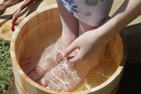 泡腳的好處_方法_水溫