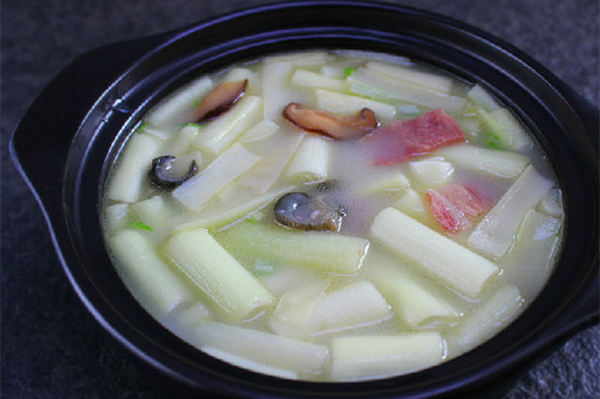 奶湯蒲菜